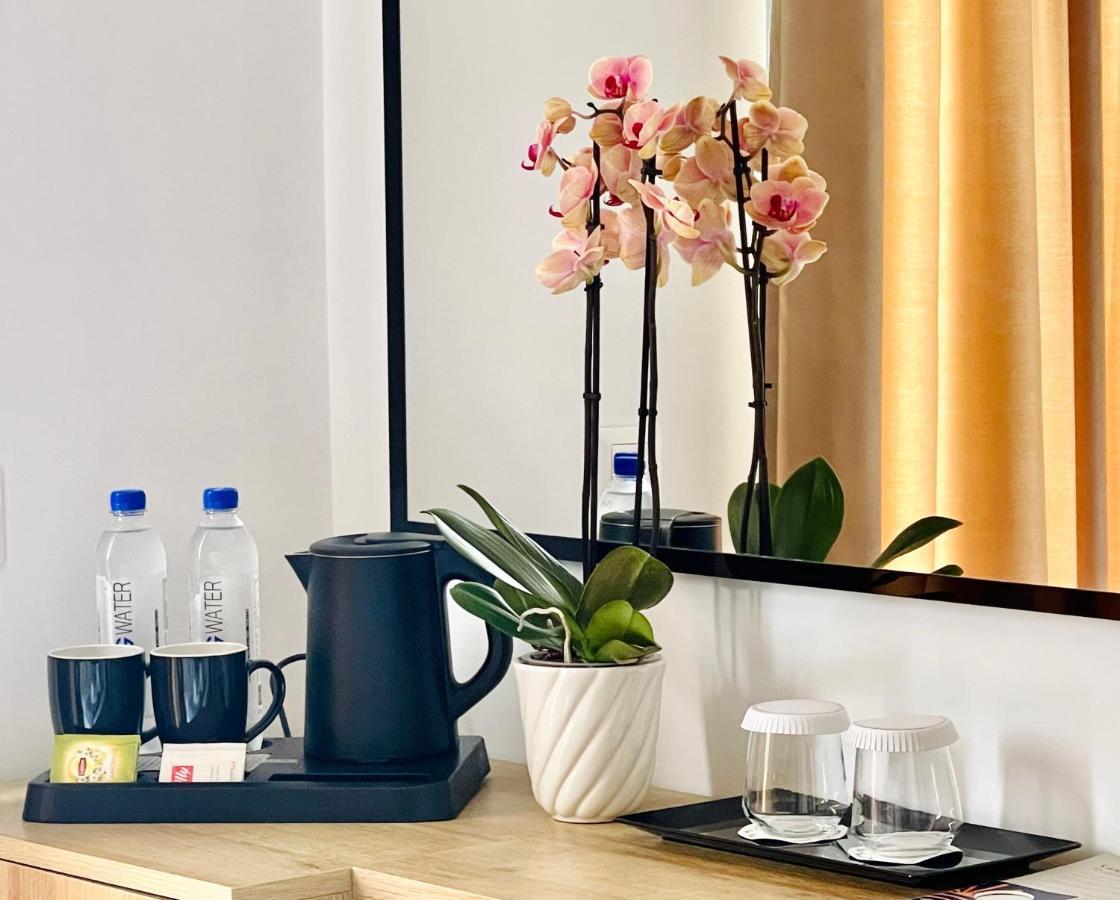 Hotel Platon Sarande Ngoại thất bức ảnh